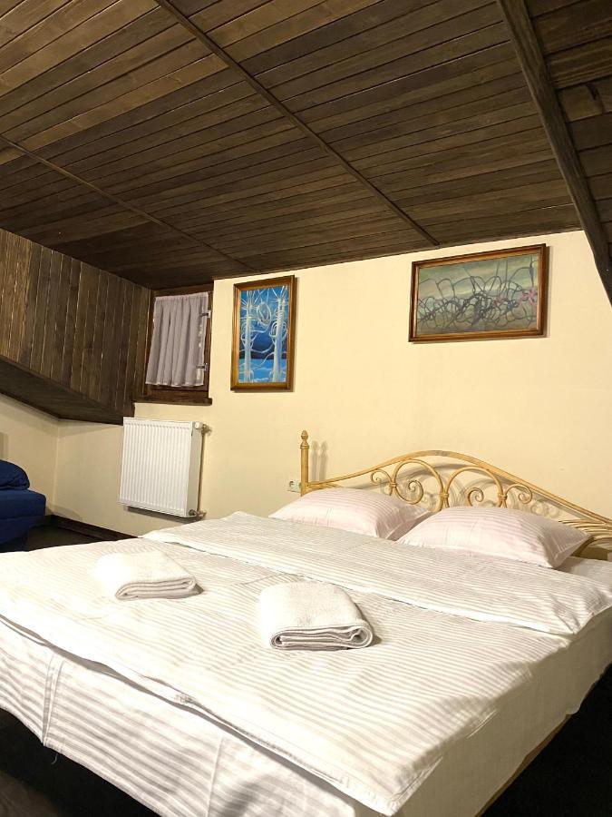 Квартира В Центрі На Вулиці Лесі Українки 19 Lviv Ngoại thất bức ảnh